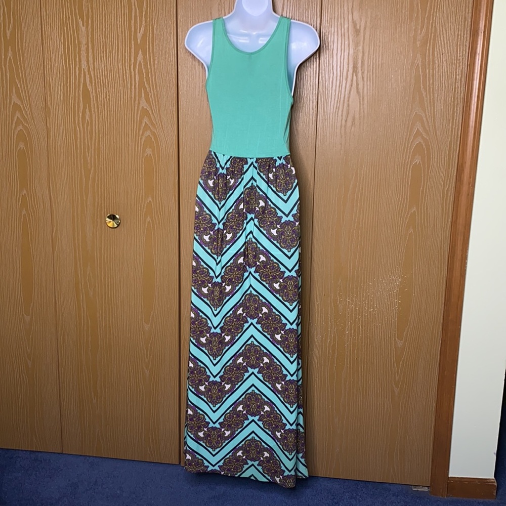 Dress - Picture 3 of 3